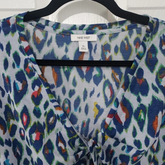 Nine West Multicolored Leopard Print Twist Front Blouse in Size XL - Picture 3 of 10